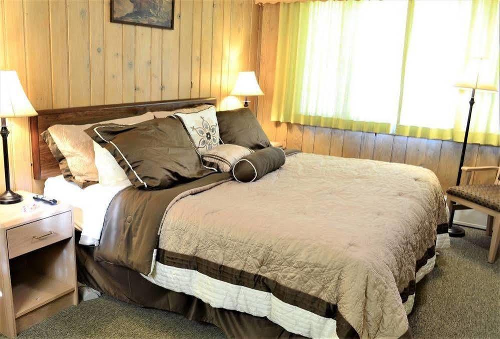 Royal Motel Ironwood Kültér fotó